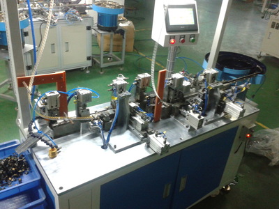探索RJ45-5連接器自動(dòng)插端機(jī) 高效生產(chǎn)的核心裝備